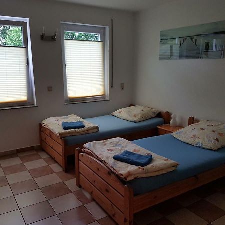 Gaestezimmer Auf Dem Campingplatz 콘즈 외부 사진