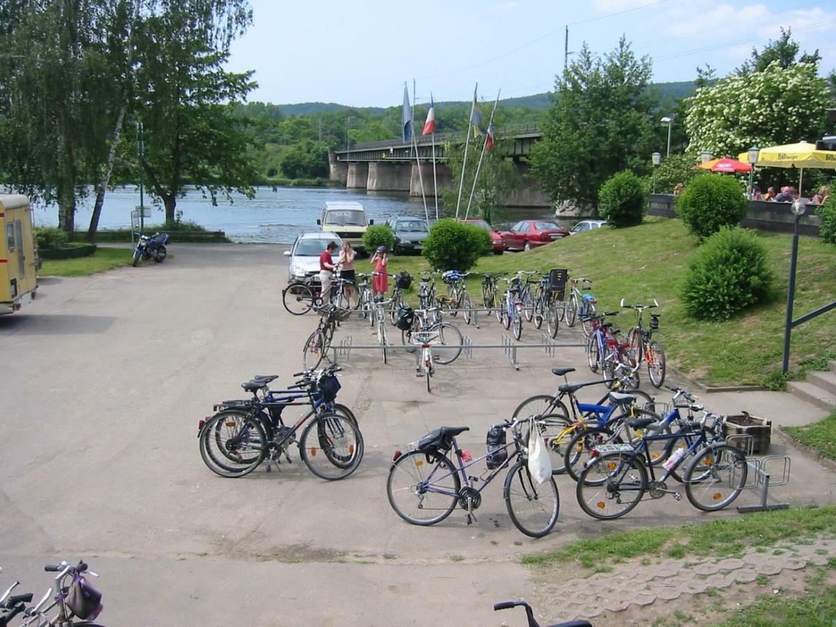 Gaestezimmer Auf Dem Campingplatz 콘즈 외부 사진