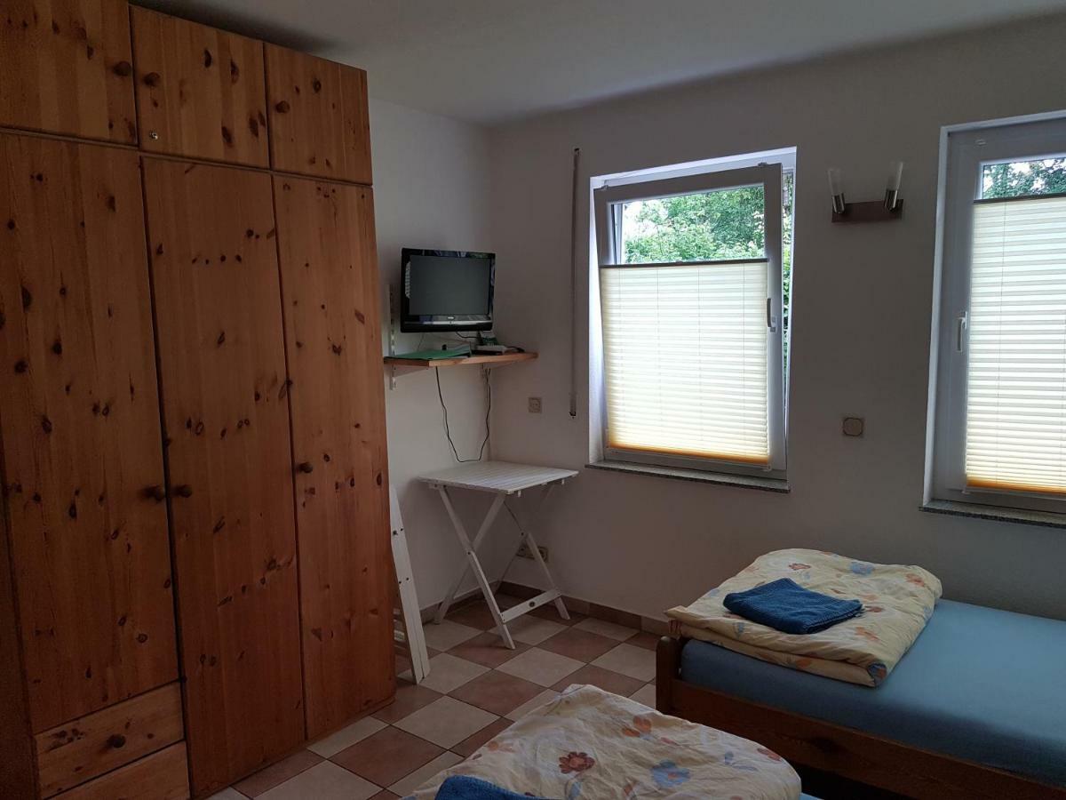 Gaestezimmer Auf Dem Campingplatz 콘즈 외부 사진