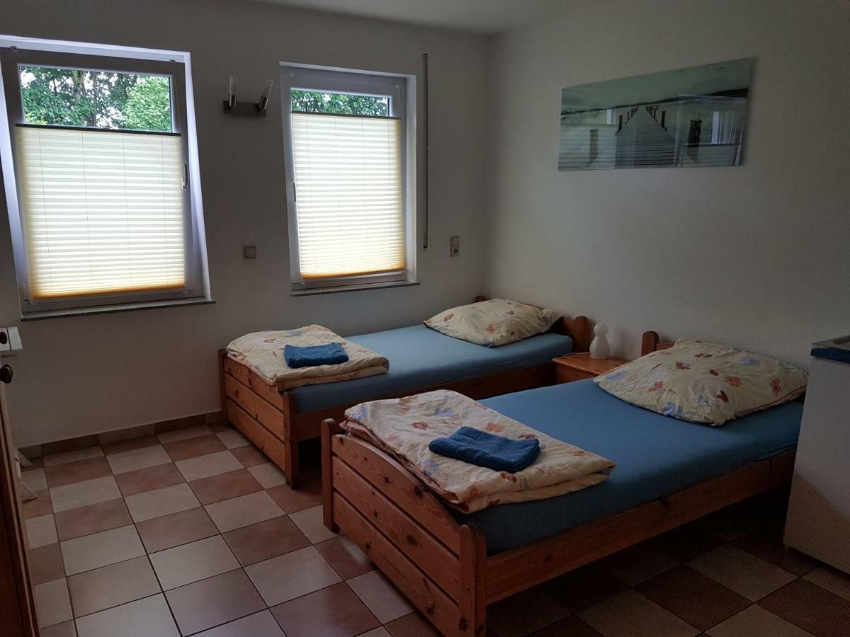 Gaestezimmer Auf Dem Campingplatz 콘즈 외부 사진